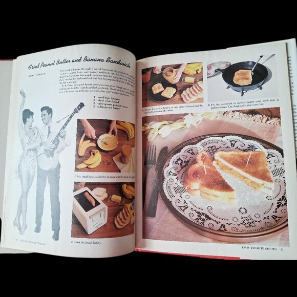 Vintage Elvis Collectibles: Cookbook, VHS, Book & Magazine King of Rock n Roll - Picture 6 of 16